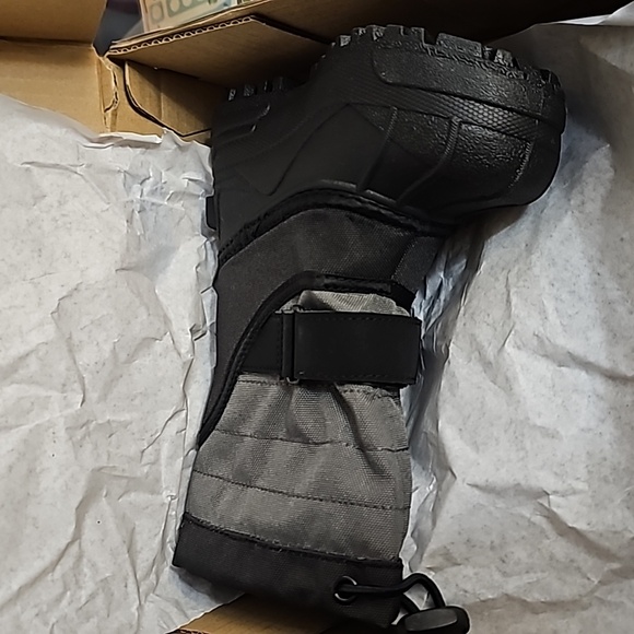 Little Kids’ Powderbug™ Plus II Snow Boot NWT - Picture 2 of 2